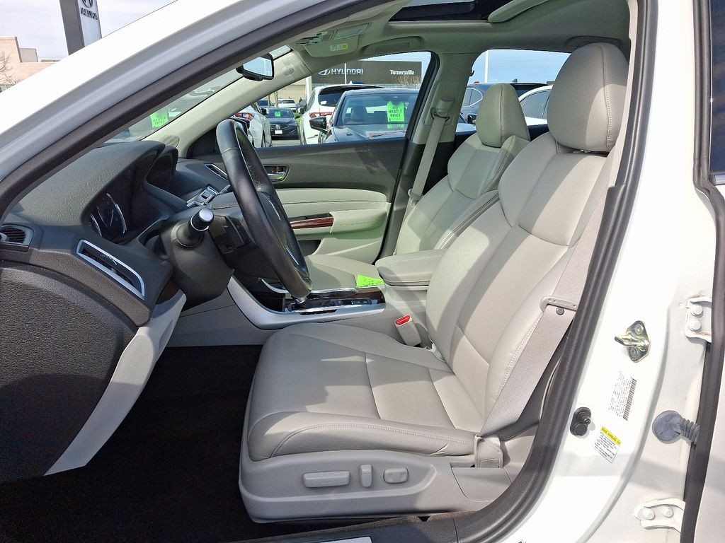 2017 Acura TLX Base 14