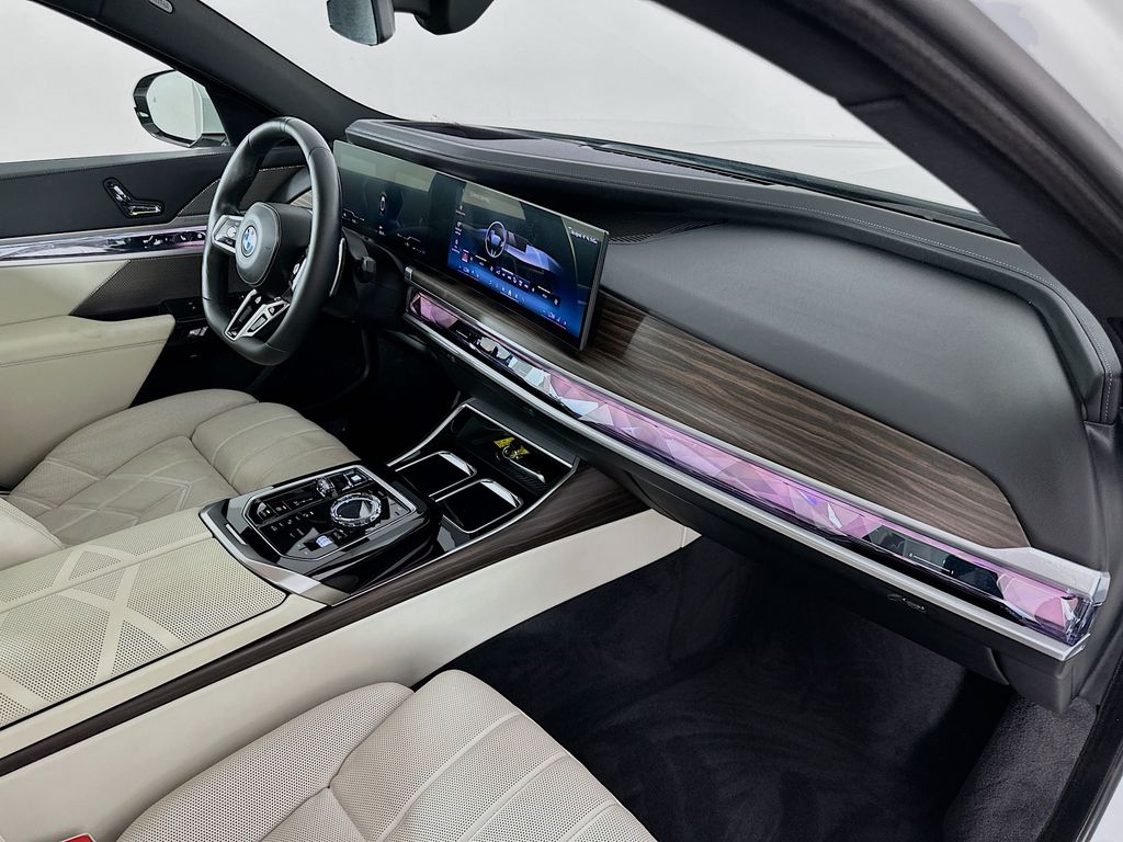 Thumbnail: 2023 BMW 7 Series - 30