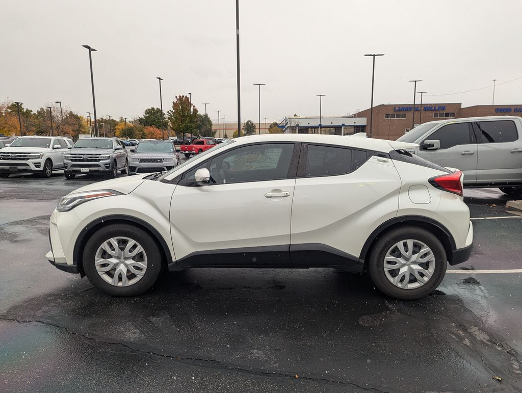 2021 Toyota C-HR LE 9