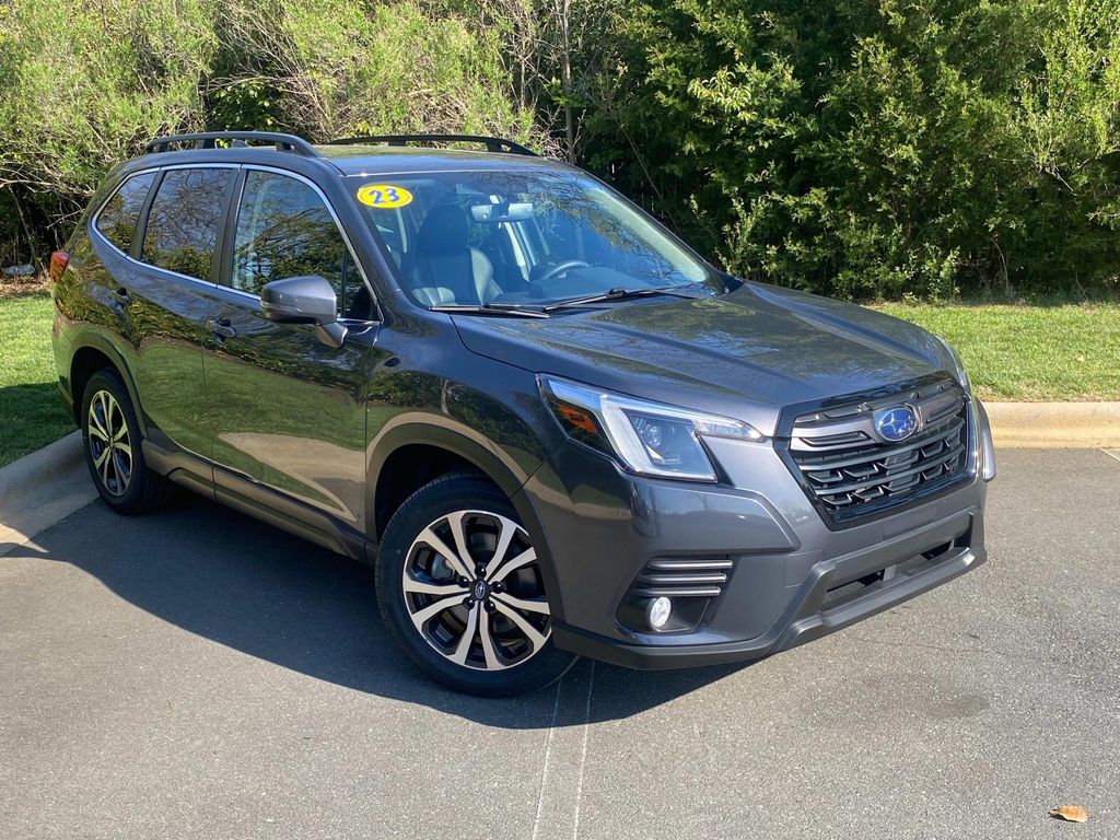 2023 Subaru Forester Limited's photo
