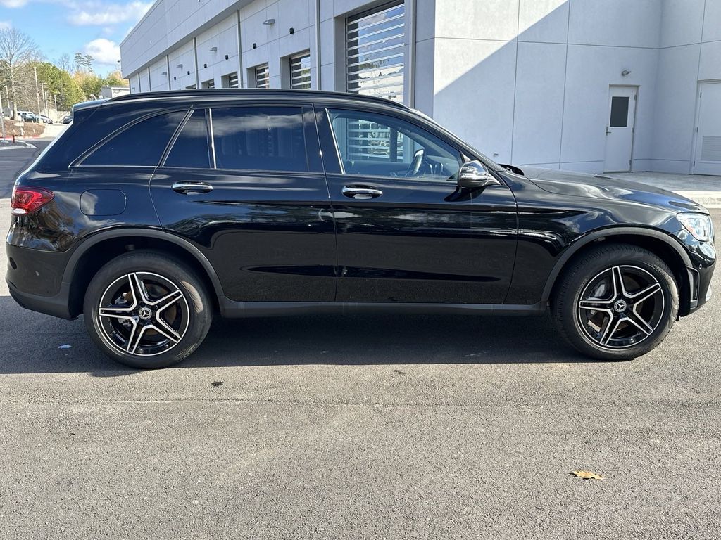 2022 Mercedes-Benz GLC GLC 300 9