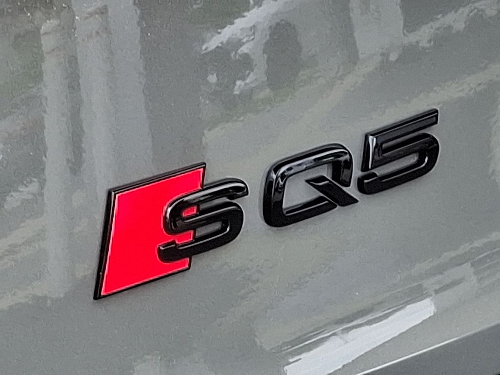 2025 Audi SQ5  22