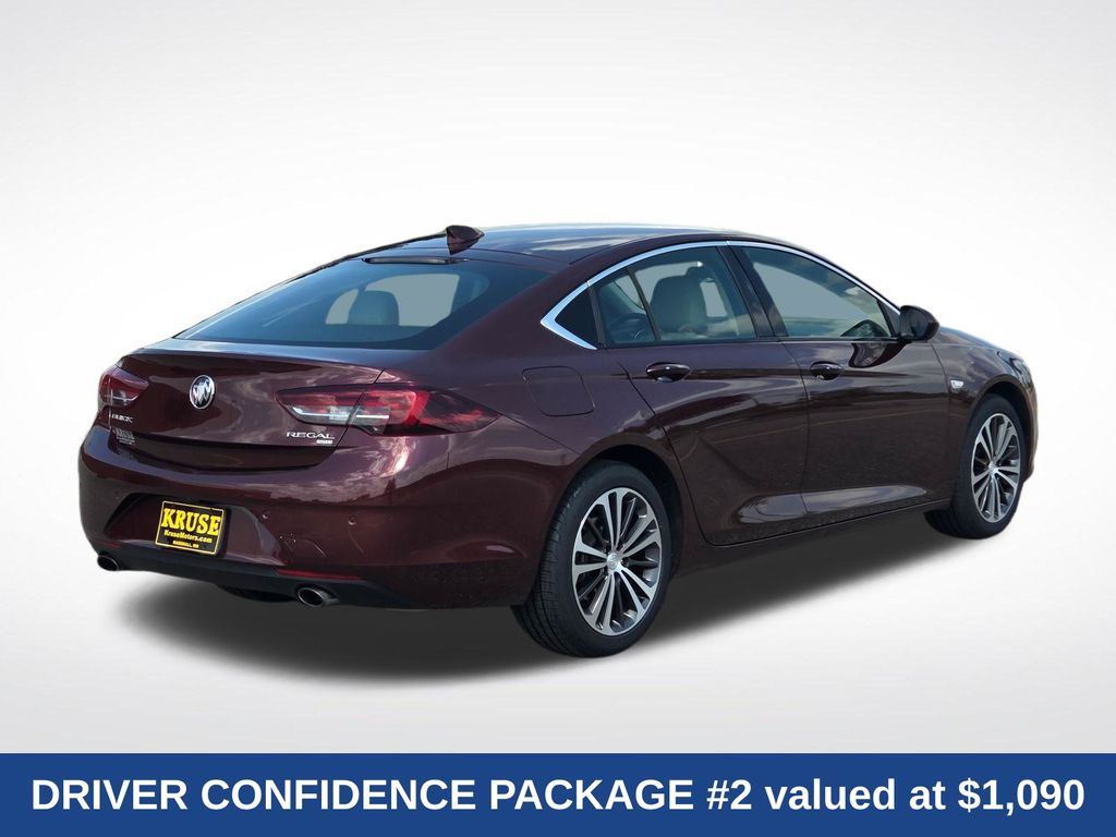 2018 Buick Regal Sportback Essence