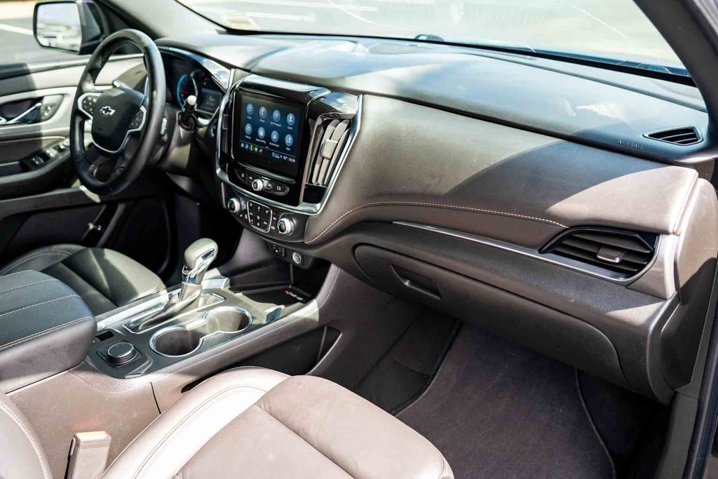 Used Car 2023 Chevrolet Traverse  Lt Leather For Sale Under $30,000 In Austin, Texas