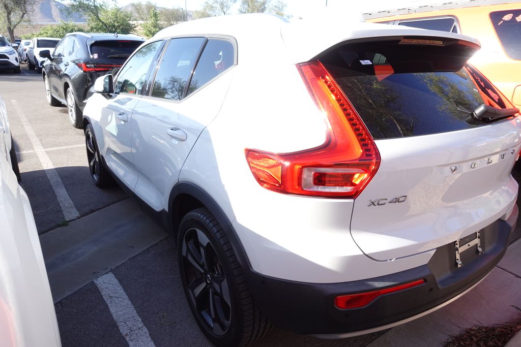 2019 Volvo XC40 Momentum