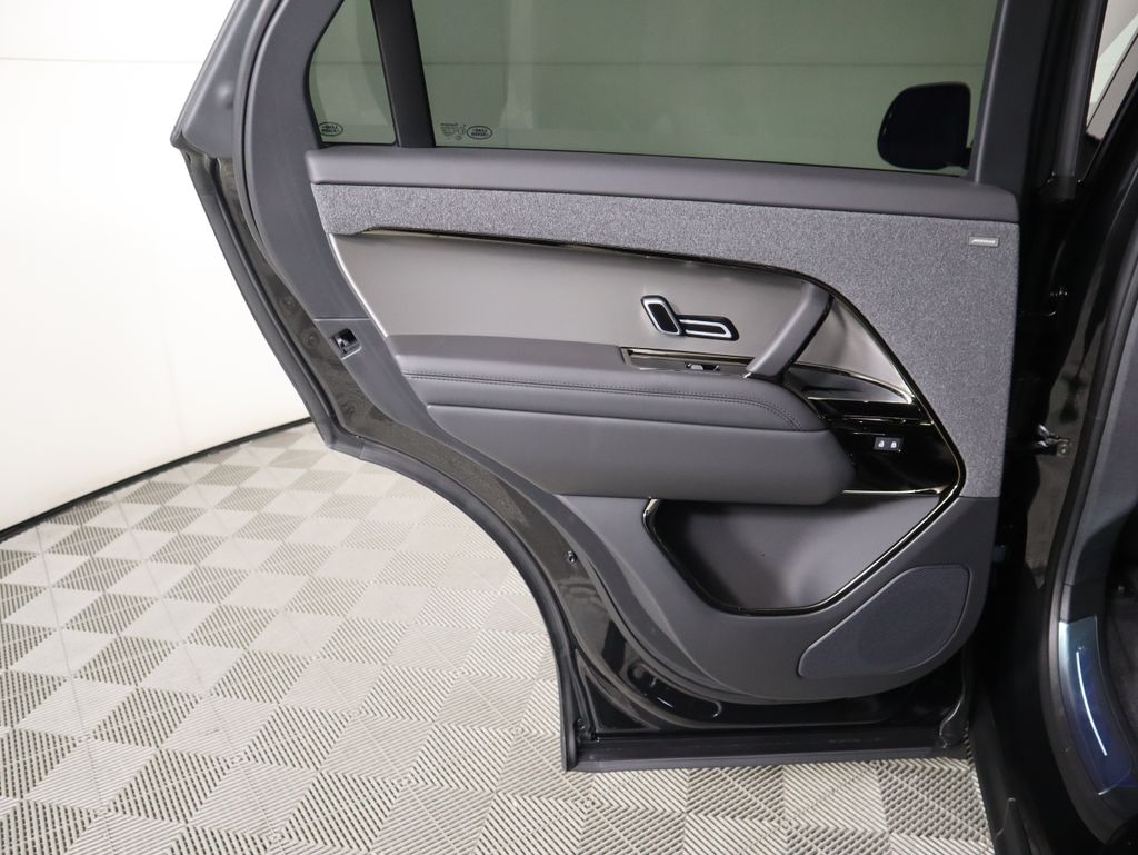 Thumbnail: 2026 Land Rover Range Rover Sport - 27