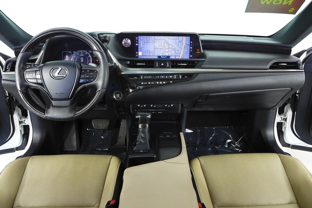 Thumbnail: 2020 Lexus ES - 25