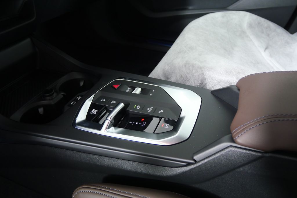 2025 BMW 2 Series M235i xDrive 21