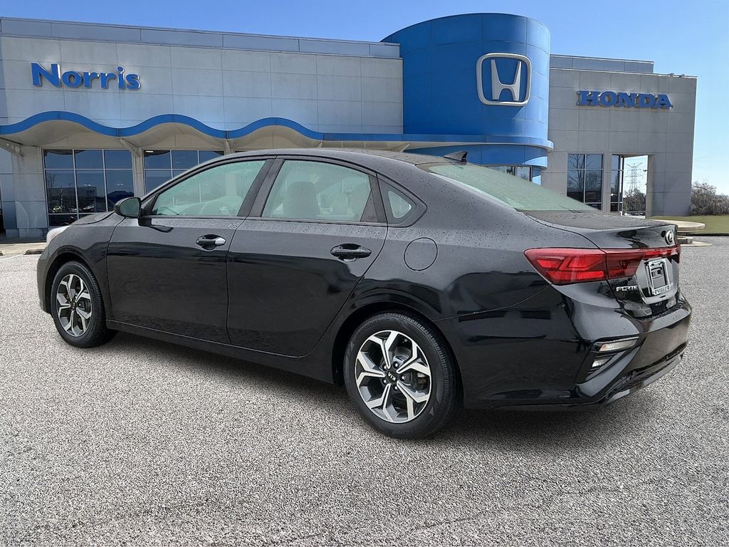 View vehicle photo 3