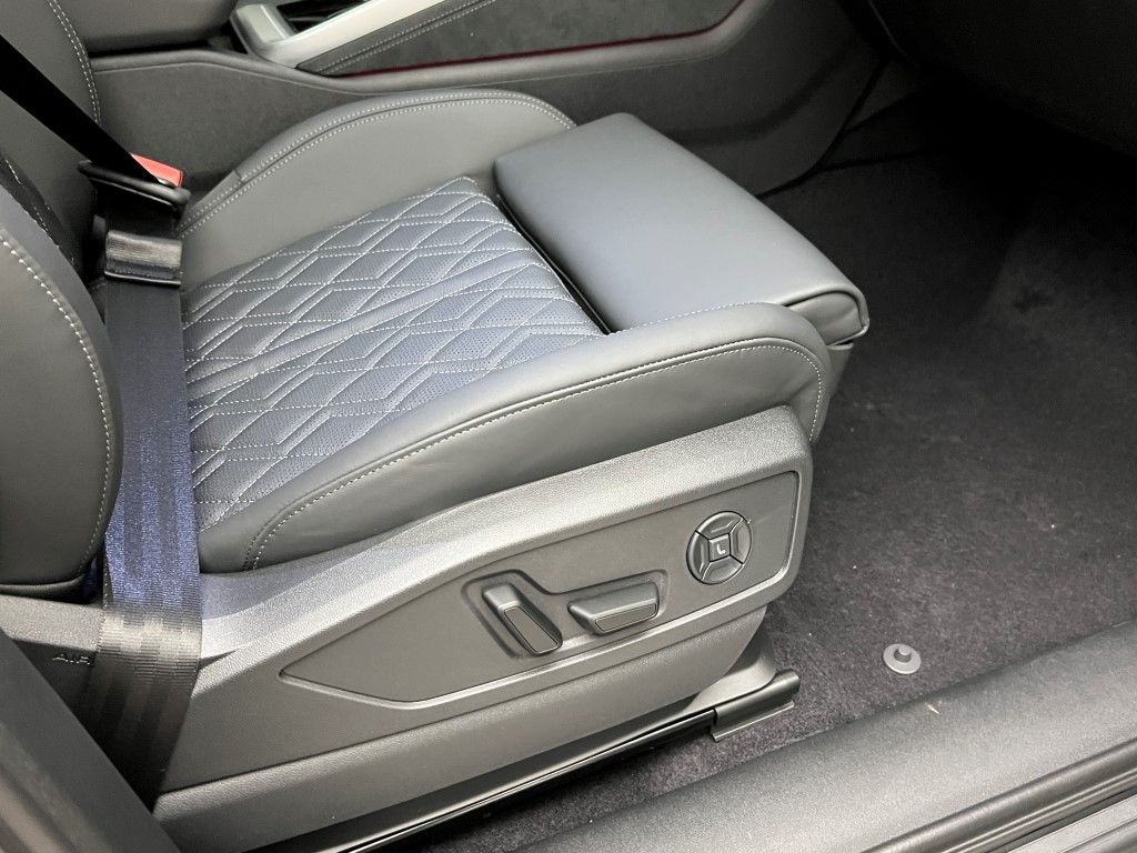 Thumbnail: 2025 Audi SQ5 - 14