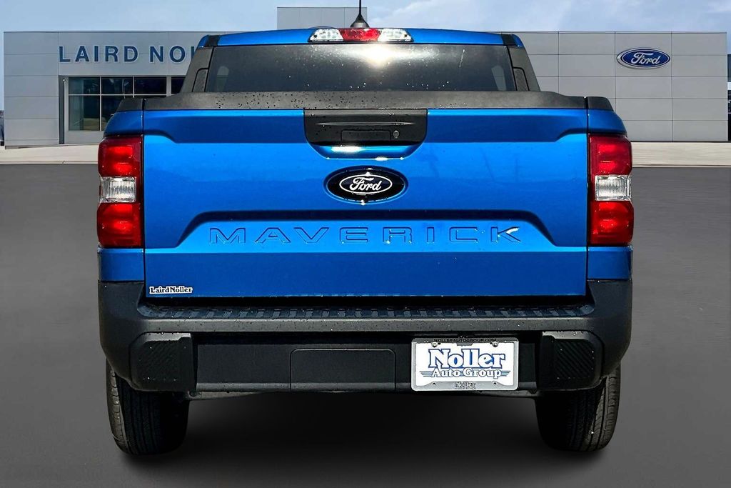 View vehicle photo 4