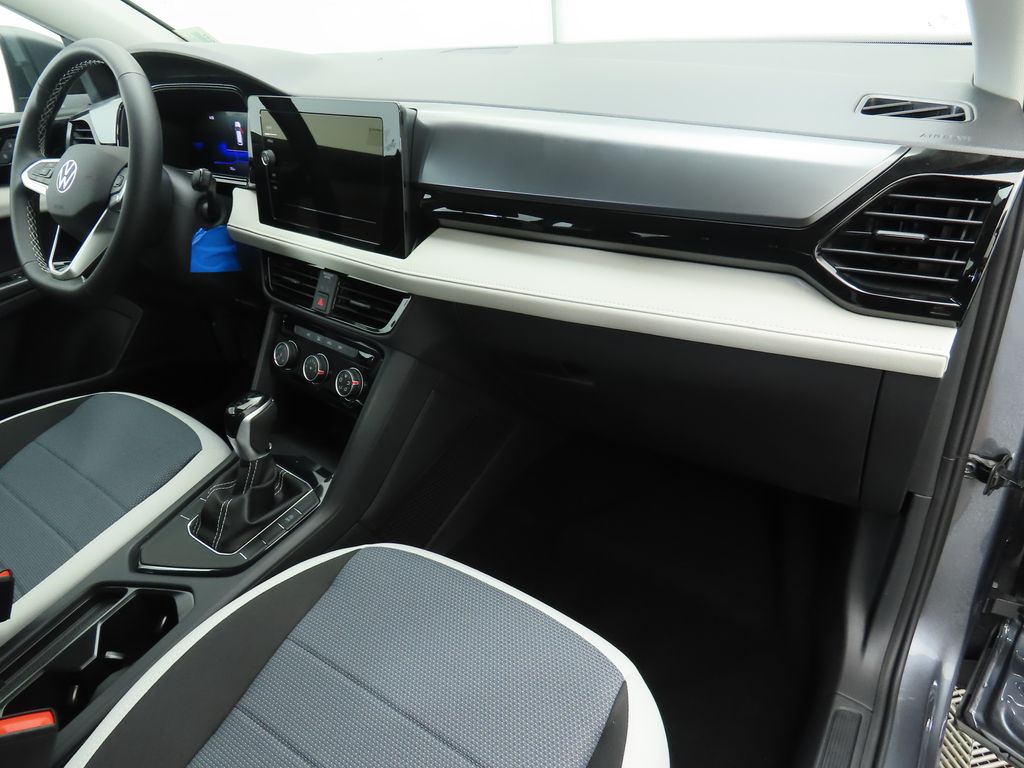 Thumbnail: 2025 Volkswagen Taos - 17