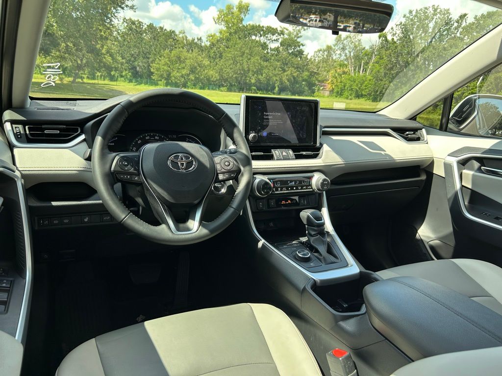 Thumbnail: 2024 Toyota RAV4 - 12