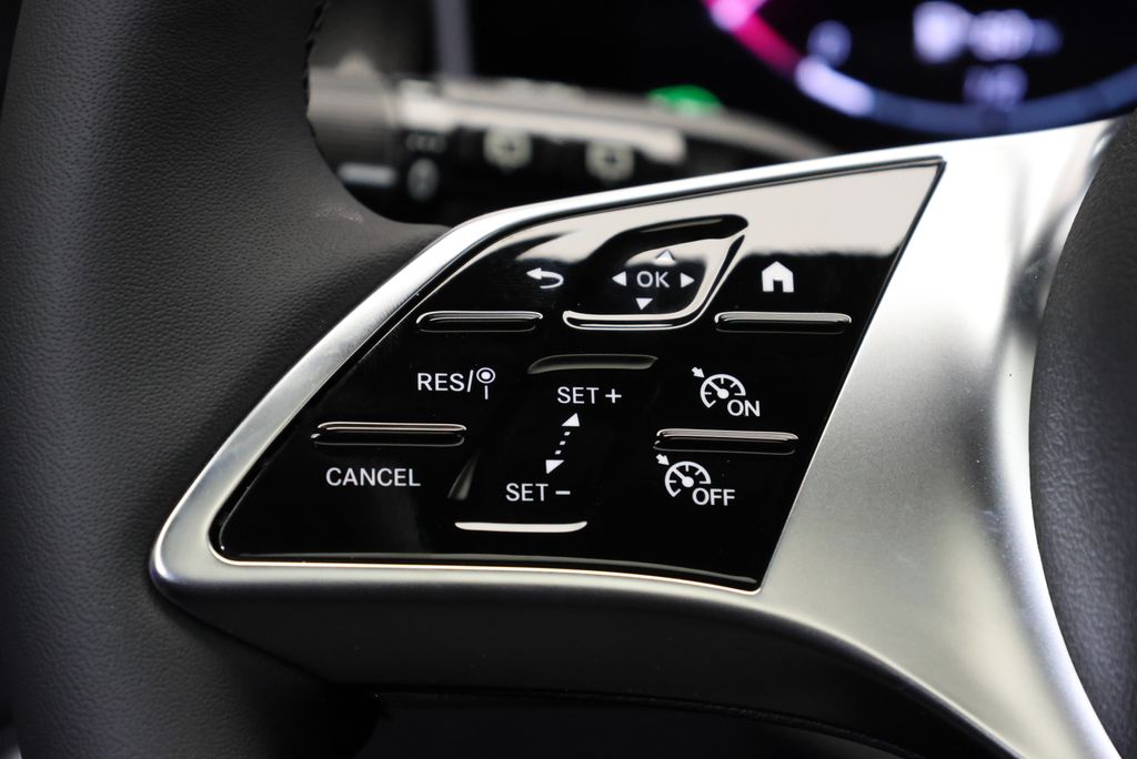 Thumbnail: 2026 Mercedes-Benz GLC - 23