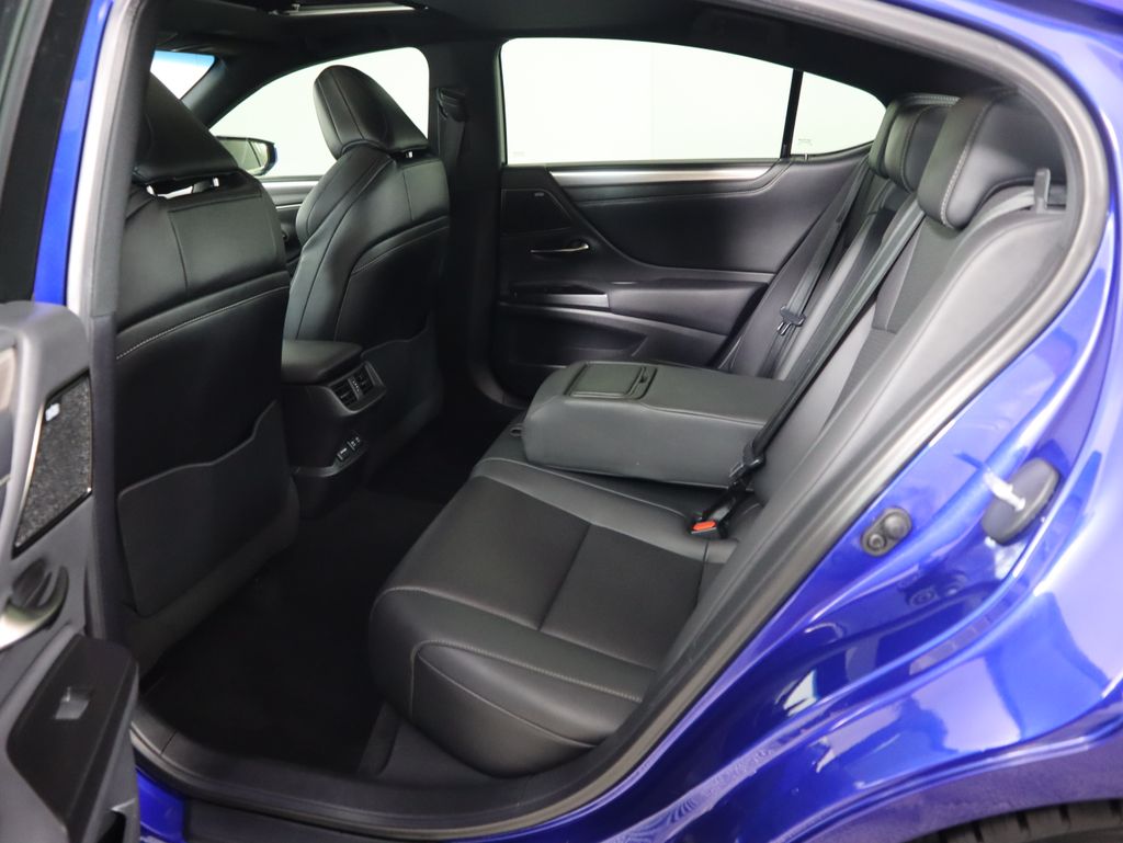 Thumbnail: 2019 Lexus ES - 22