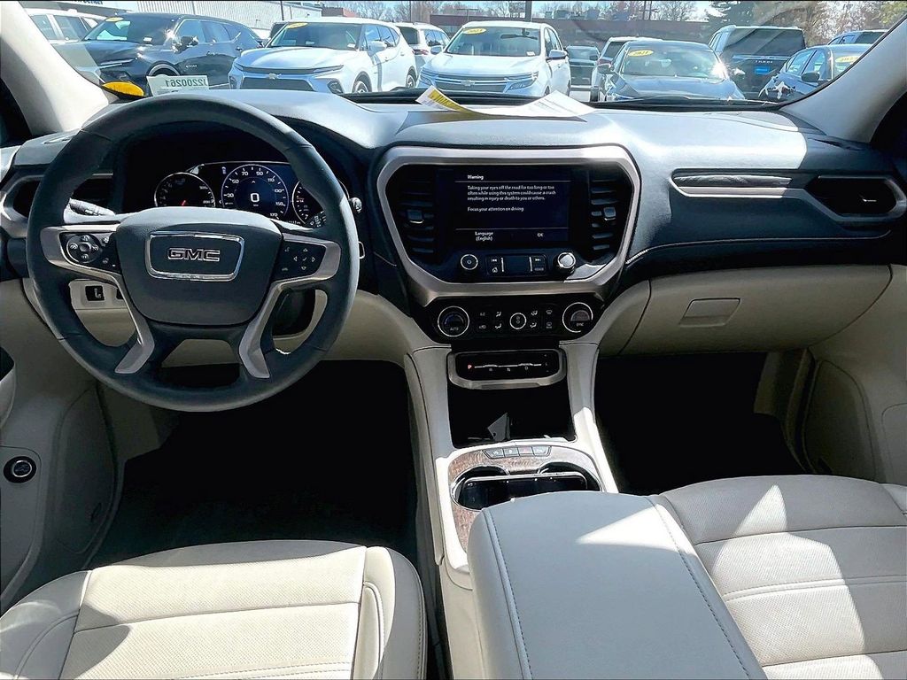 2023 GMC Acadia — photo 21