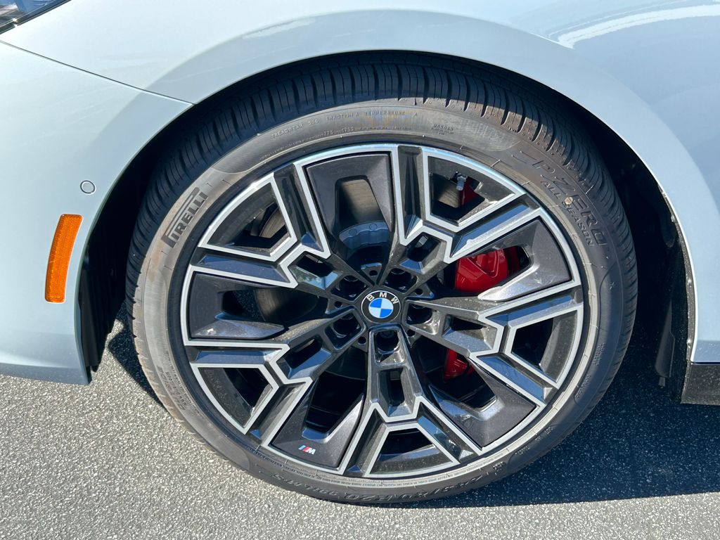 Thumbnail: 2026 BMW 5 Series - 9