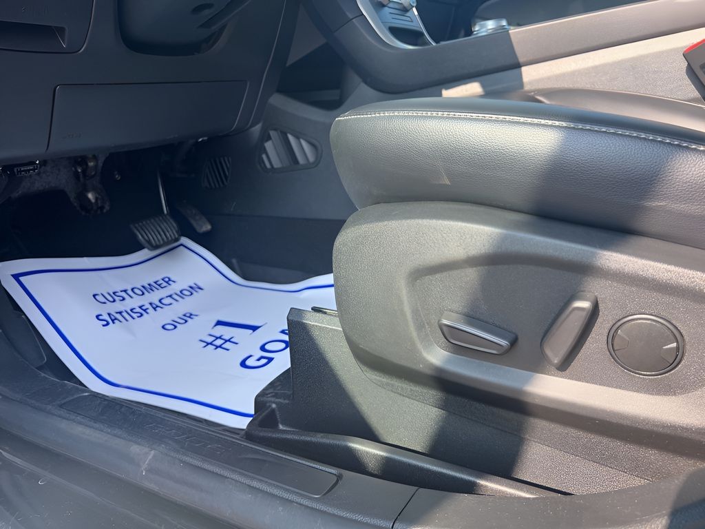 2023 Ford Edge
