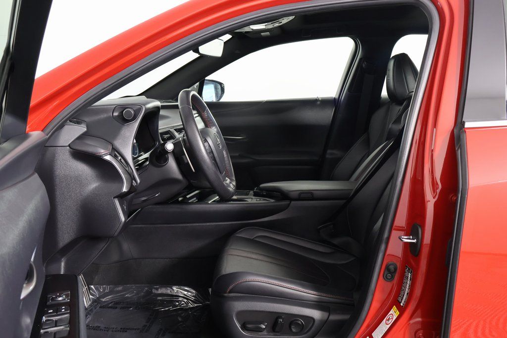 Thumbnail: 2019 Lexus UX - 10