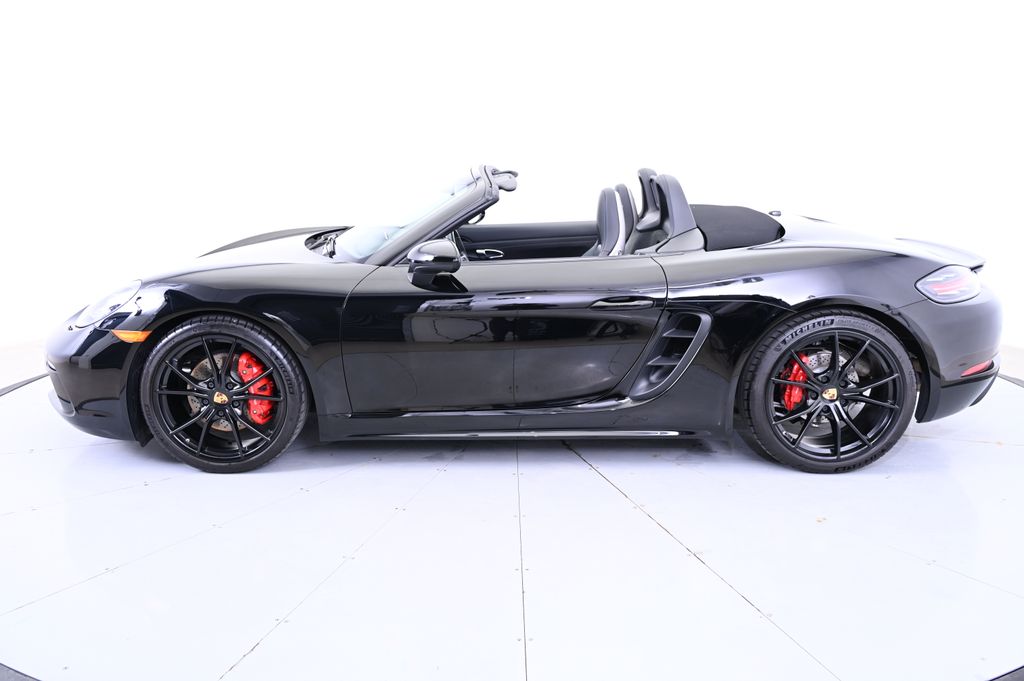 2022 Porsche 718 Boxster S 2