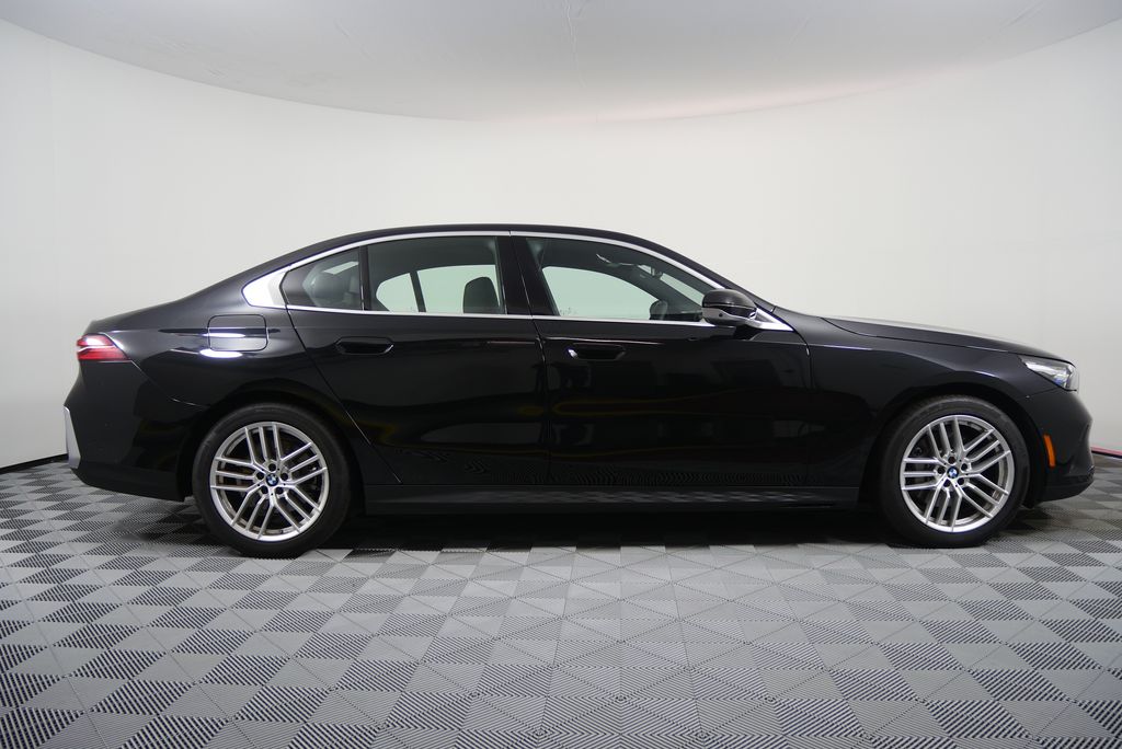 2025 BMW 5 Series 530i 2