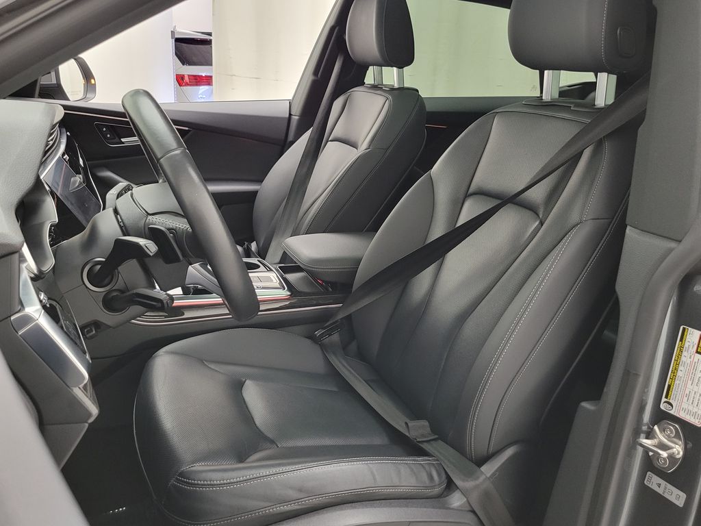 Thumbnail: 2019 Audi Q8 - 24