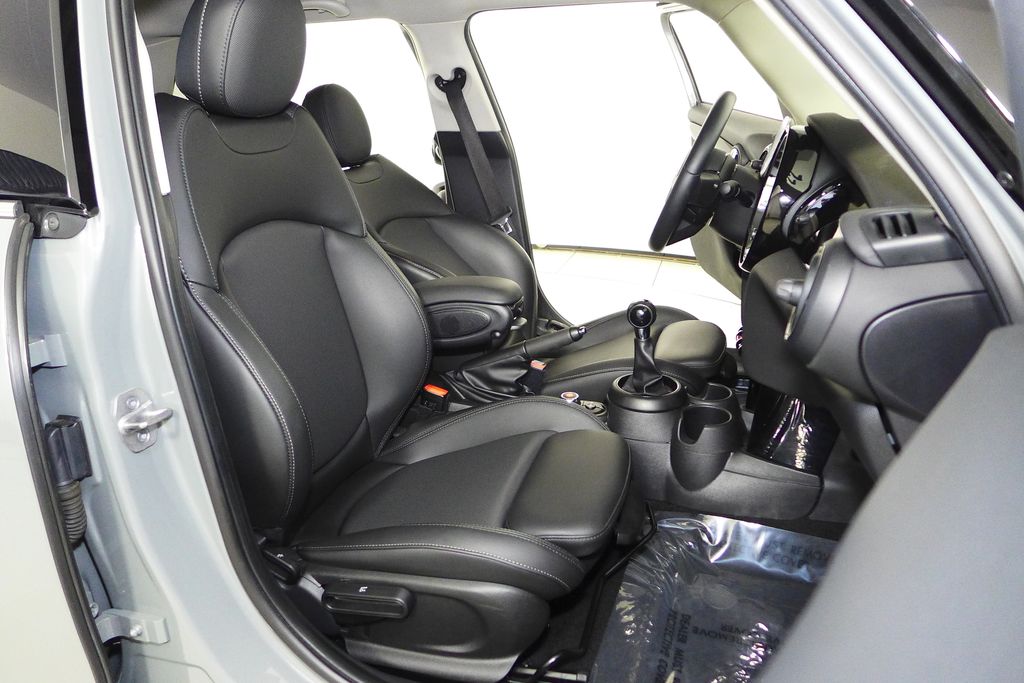 Thumbnail: 2022 MINI Cooper - 18