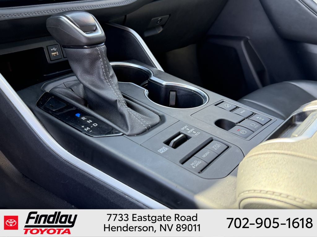 Used 2024 Toyota Highlander SUV