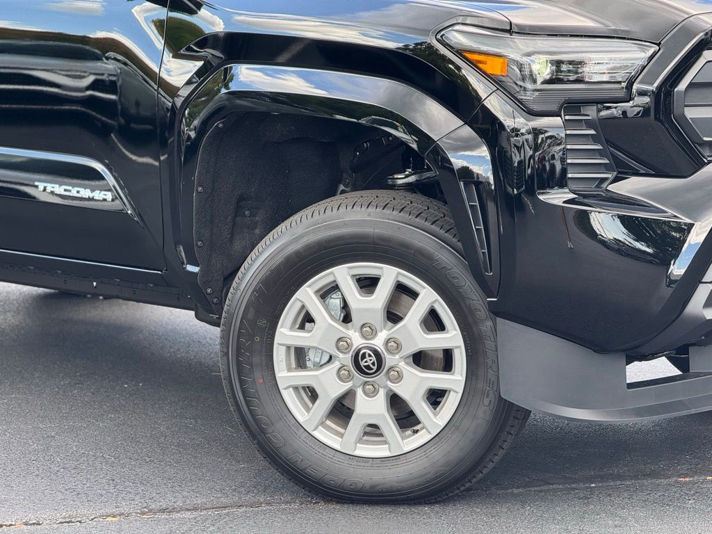 2025 Toyota Tacoma SR5 Double Cab photo 3