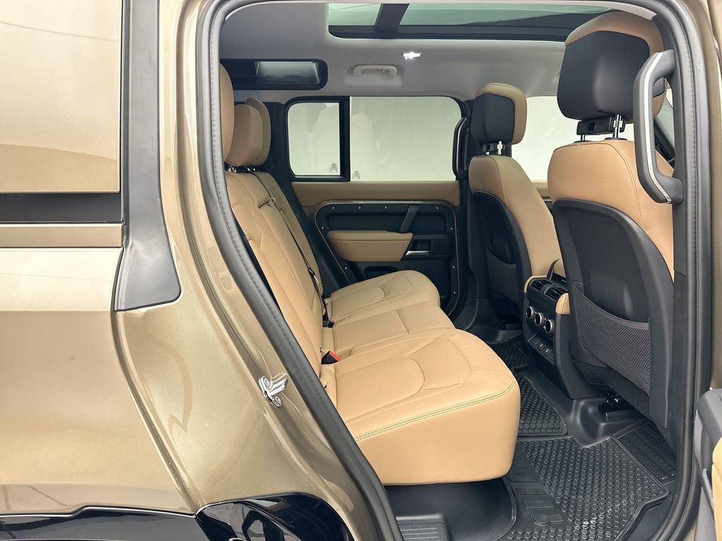 Thumbnail: 2025 Land Rover Defender - 4