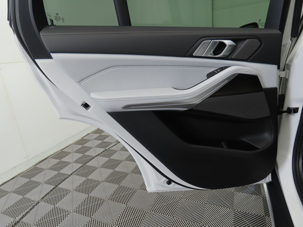 Thumbnail: 2026 BMW X5 - 25