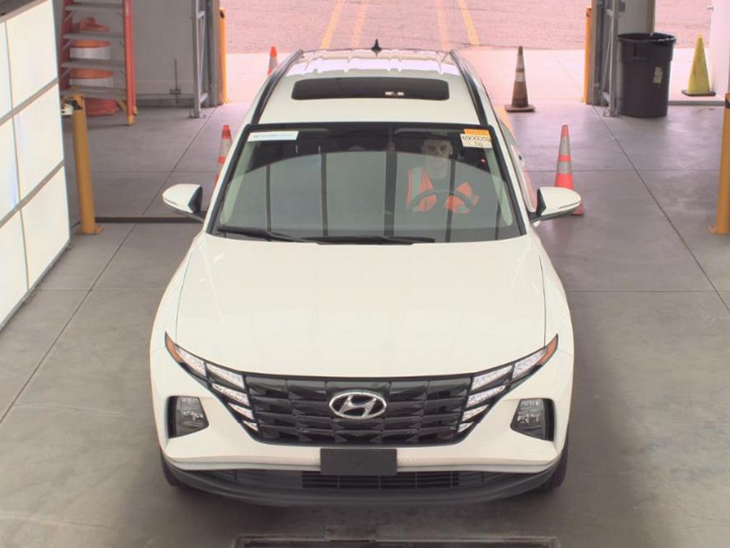 Used 2023 White Hyundai SEL image 3