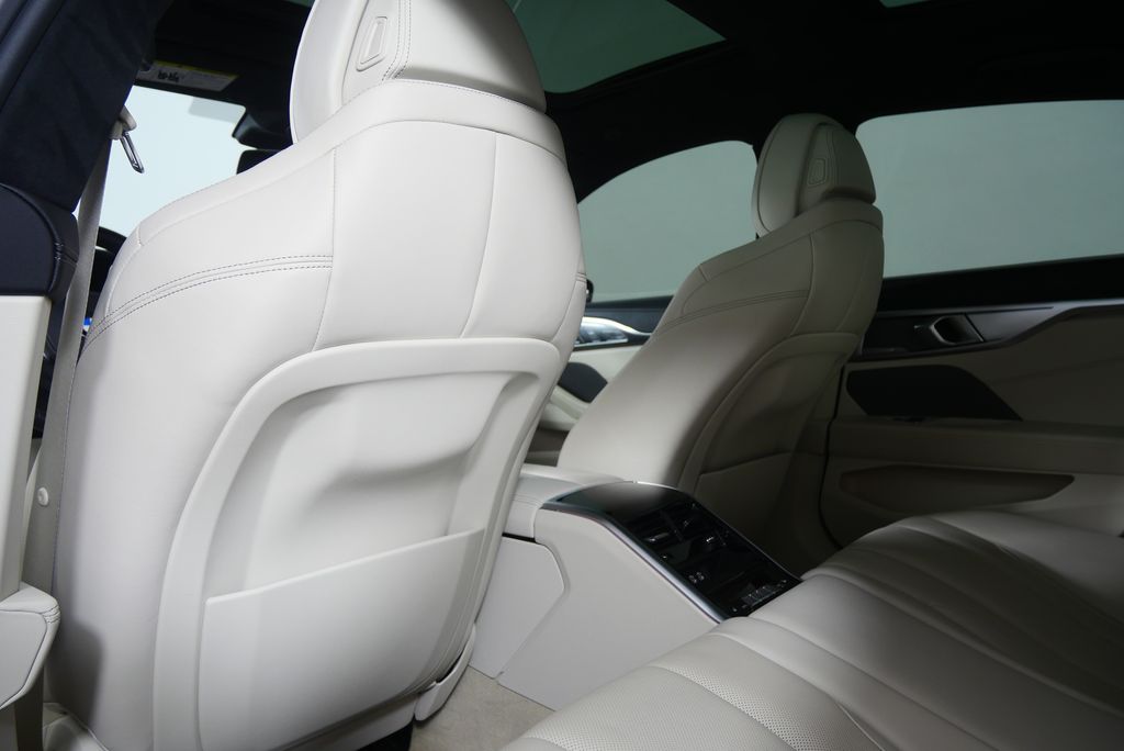 Thumbnail: 2022 BMW 8 Series - 21