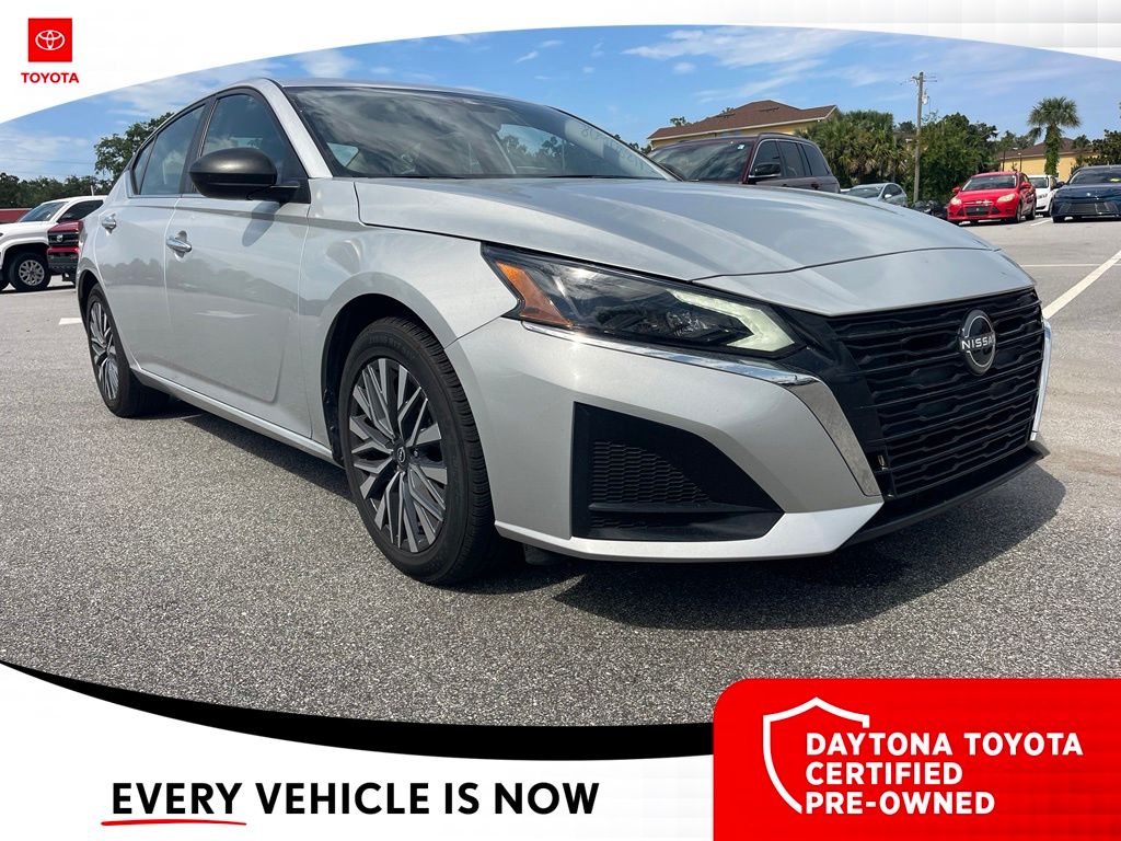 2025 Nissan Altima SV - Photo 6