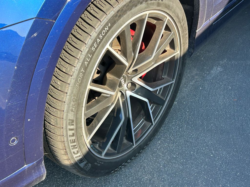 Thumbnail: 2020 Audi Q8 - 3