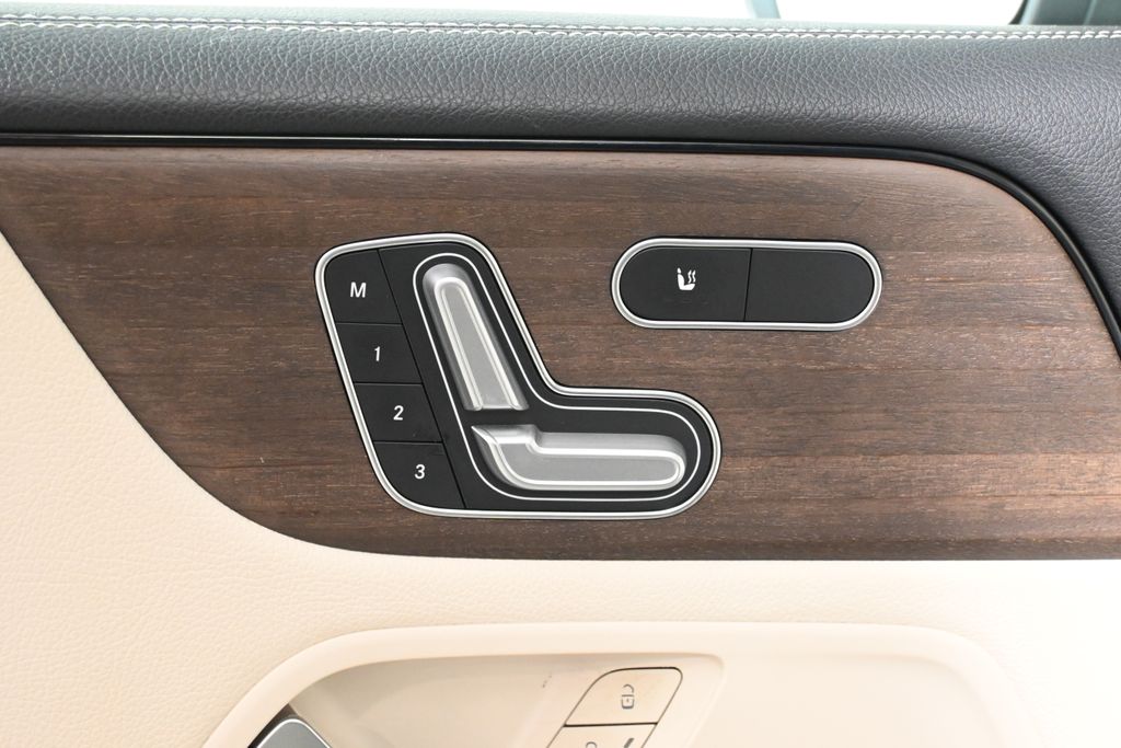 2021 Mercedes-Benz GLB 250 28