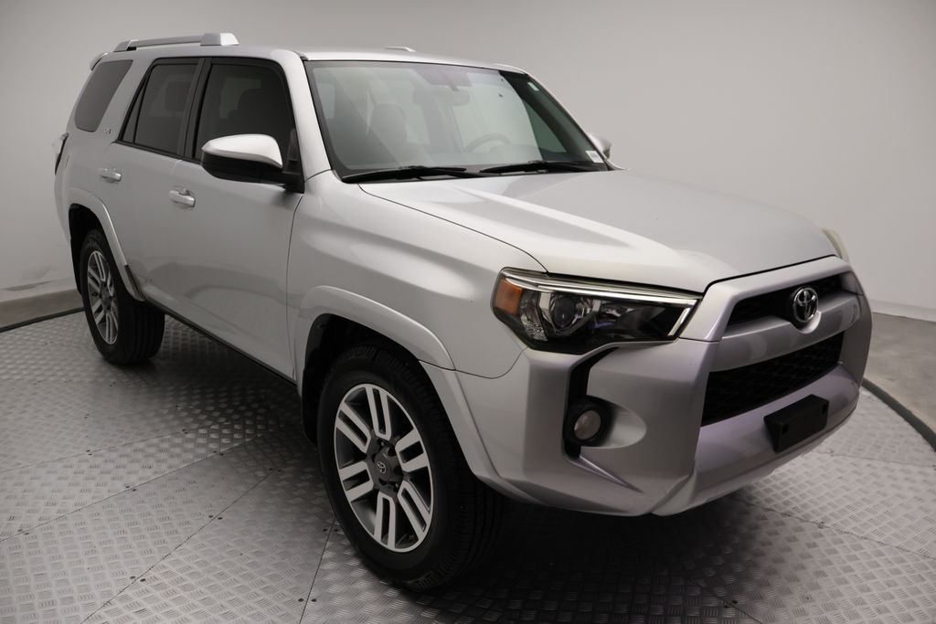 Thumbnail: 2015 Toyota 4Runner - 6