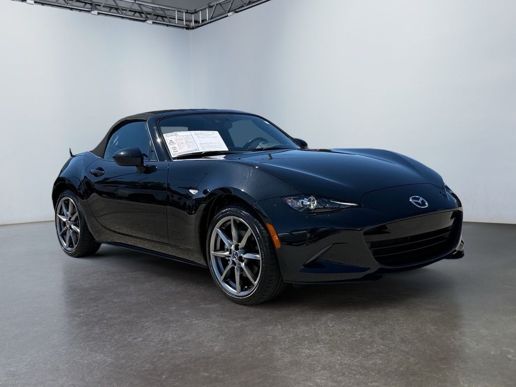 Jet Black Mica 2022 Mazda MX-5 Miata Convertible Rear-Wheel Drive 6-Speed Automatic