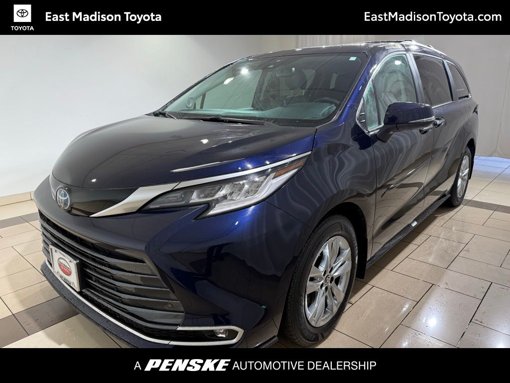 Thumbnail: 2024 Toyota Sienna - 1