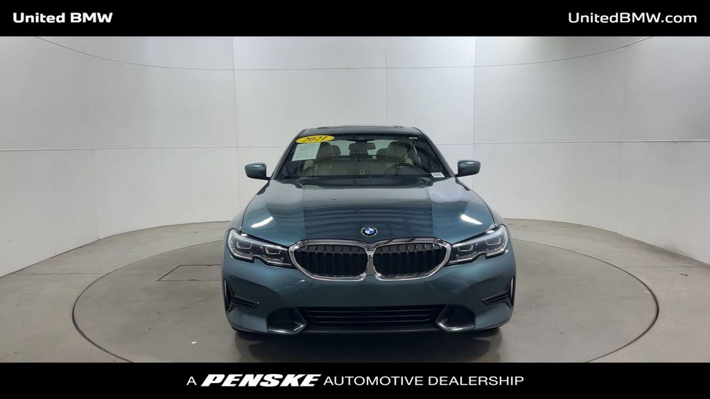 Thumbnail: 2021 BMW 3 Series - 3