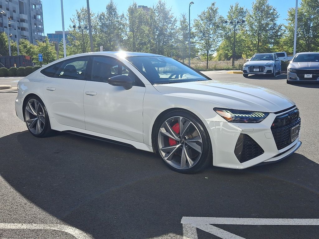 Thumbnail: 2023 Audi RS 7 - 3