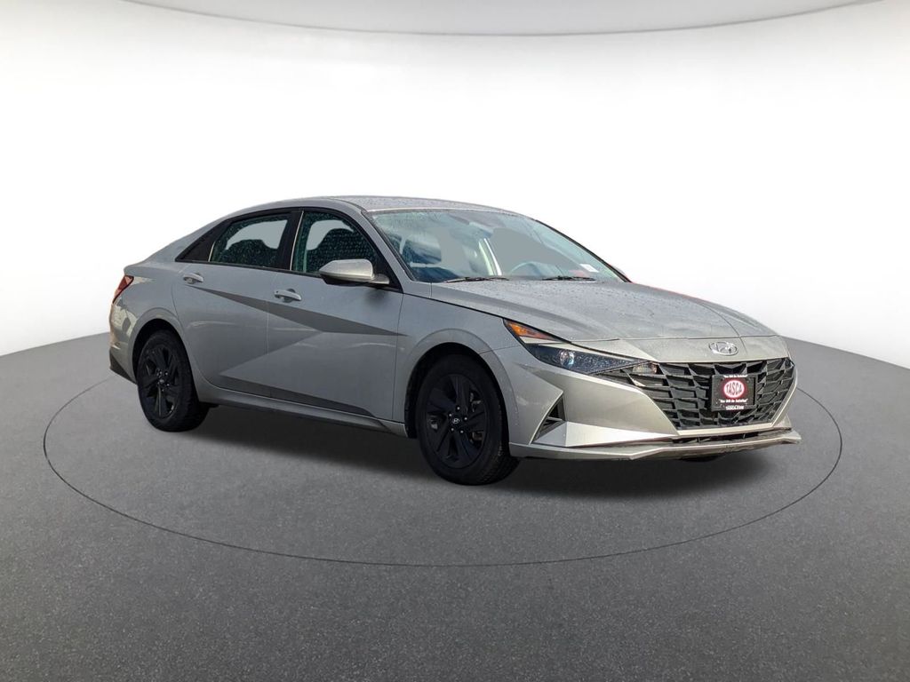 2021 Hyundai Elantra SEL FWD