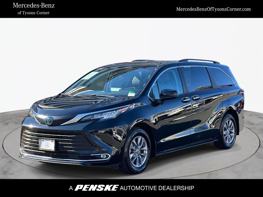 2022 Toyota Sienna XLE -
                Vienna, VA