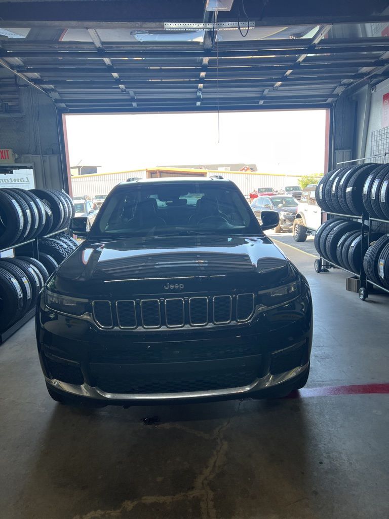 Diamond Black Crystal Pearlcoat 2021 Jeep Grand Cherokee L SUV / Crossover Four-Wheel Drive 8-Speed Automatic