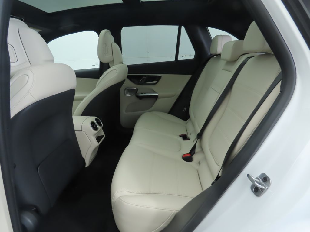 Thumbnail: 2026 Mercedes-Benz GLC - 23