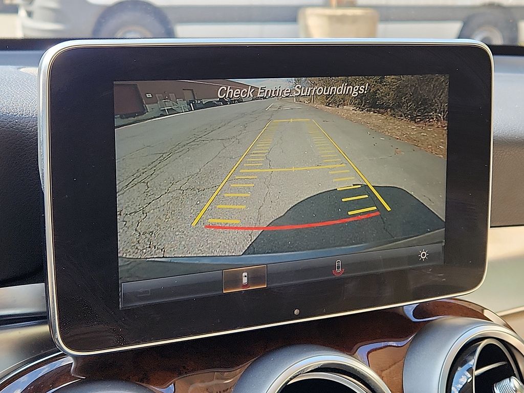 Thumbnail: 2016 Mercedes-Benz GLC - 18