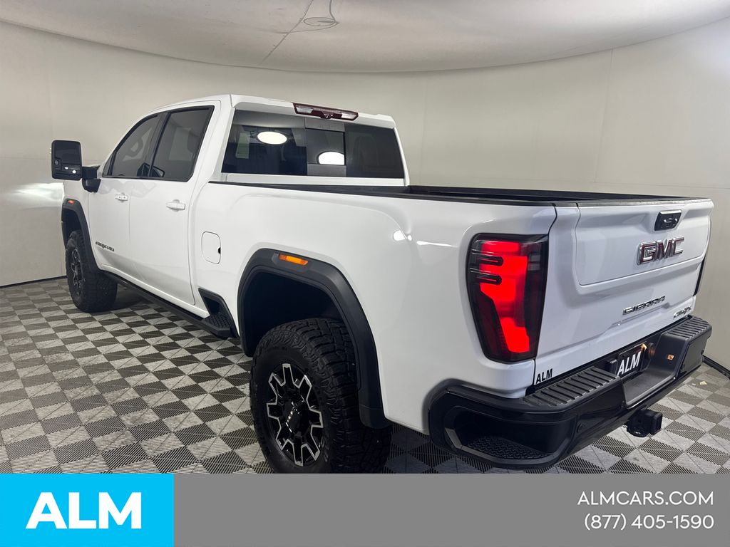 Used 2025 White GMC AT4X image 9