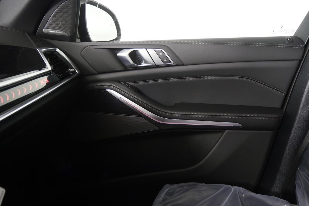 Thumbnail: 2026 BMW X5 - 23