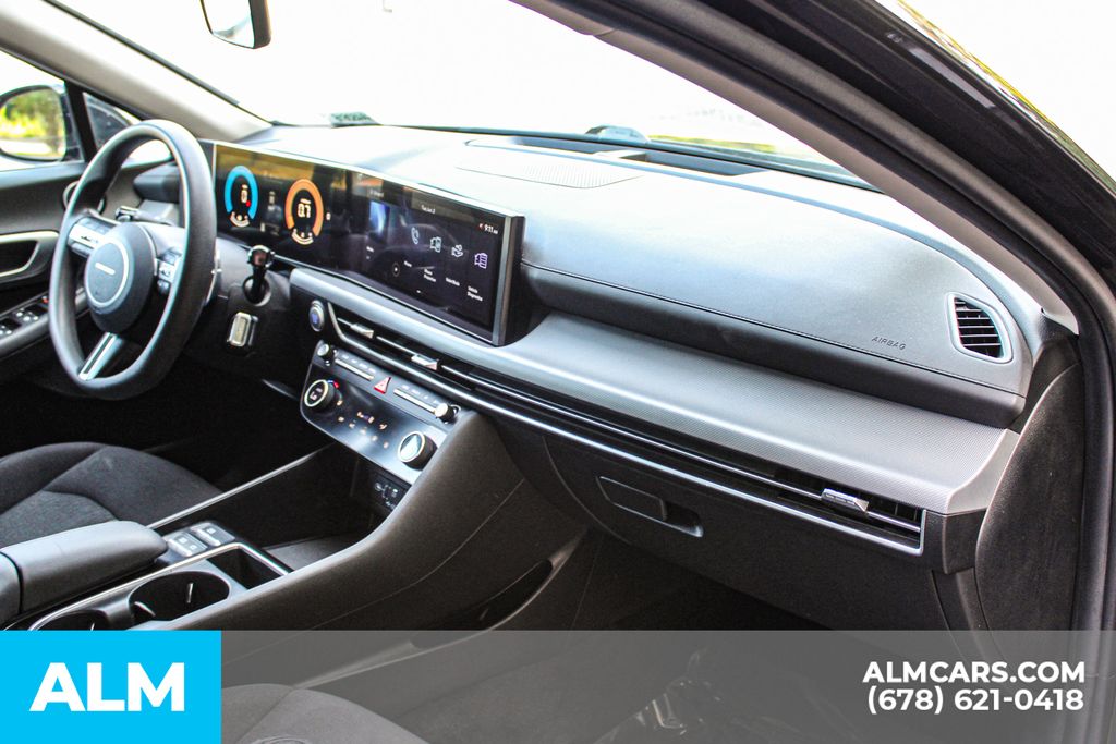 Used 2025 Blue Hyundai SEL image 23