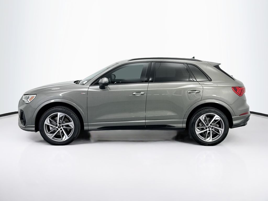 Thumbnail: 2025 Audi Q3 - 8